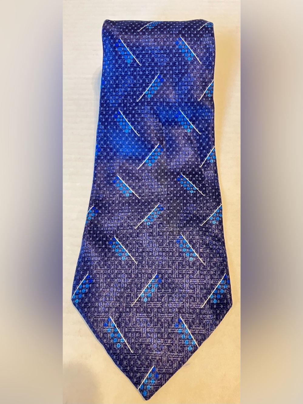 Classic Men's Ferucci Navy Blue Patterned Silk Tie Italian design
